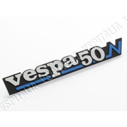 Targhetta sportello laterale -Vespa 50 N- in metallo fissaggio con 2 perni per Vespa PK 50 N - R.O. Piaggio 256452
