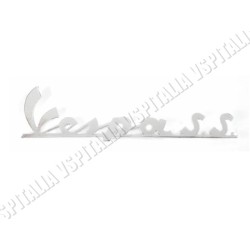 Targhetta anteriore -Vespa S.S.- in metallo in corsivo fissaggio con 3 perni per Vespa  180SS - R.O. Piaggio 090496